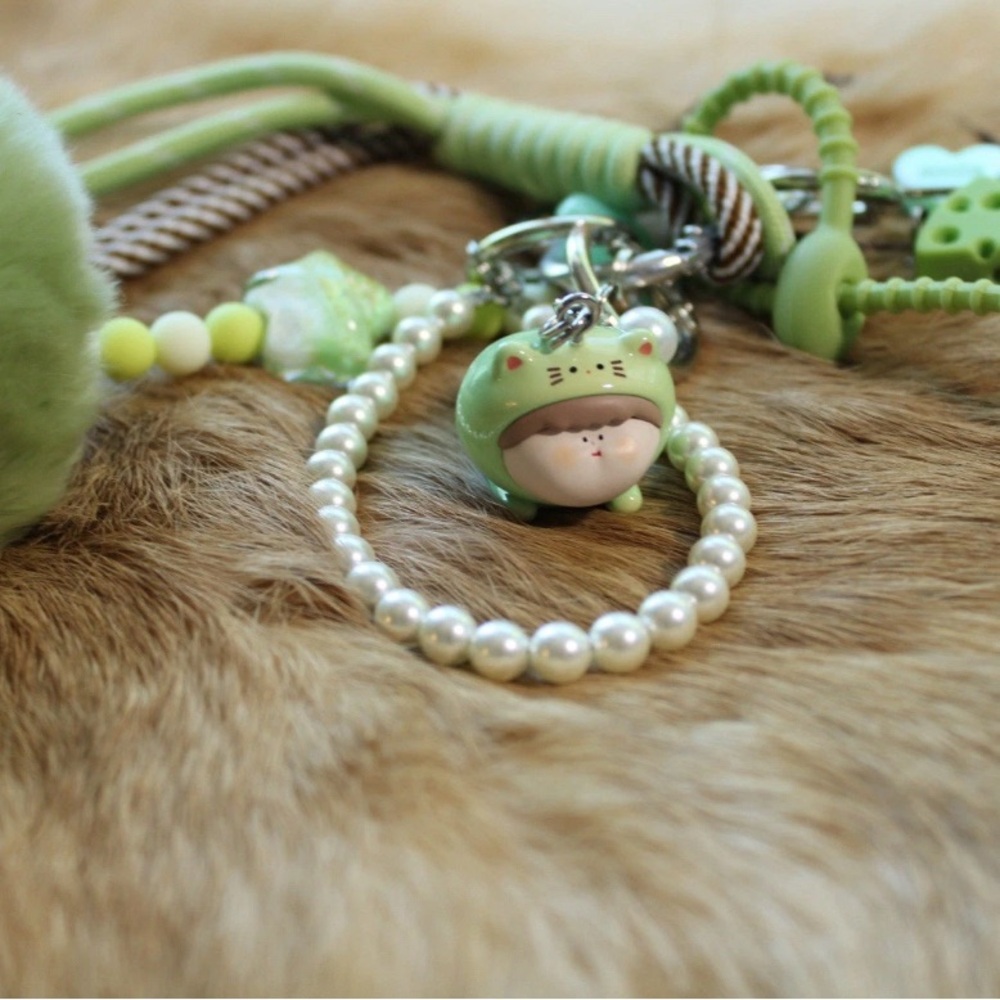 Green Kids Accessory Set - Picture 2 of 3
